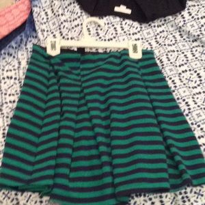 ‼️FOREVER 21 GREEN AND BLACK SKIRT‼️
